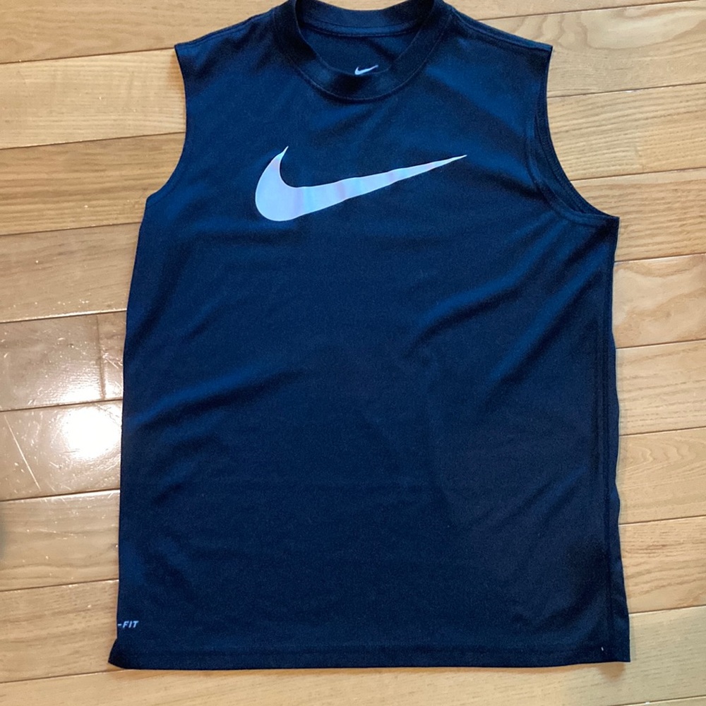 Boys Nike drifit shirt